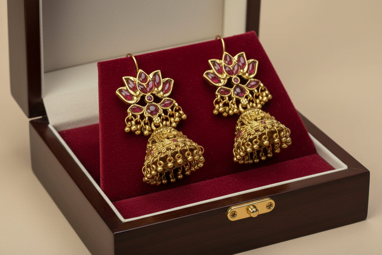 Celebrate timeless tradition with this temple jewelry set, featuring a majestic necklace and matching earrings.