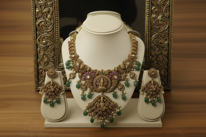 Golden Aarohi Necklace Set