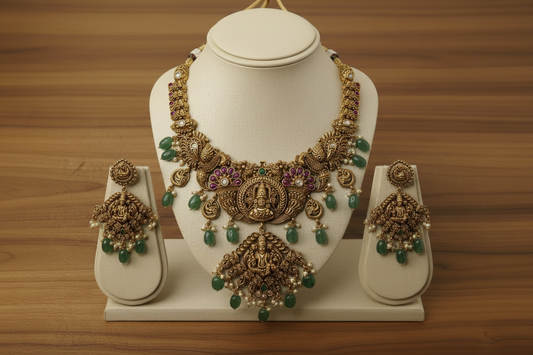 Golden Aarohi Necklace Set