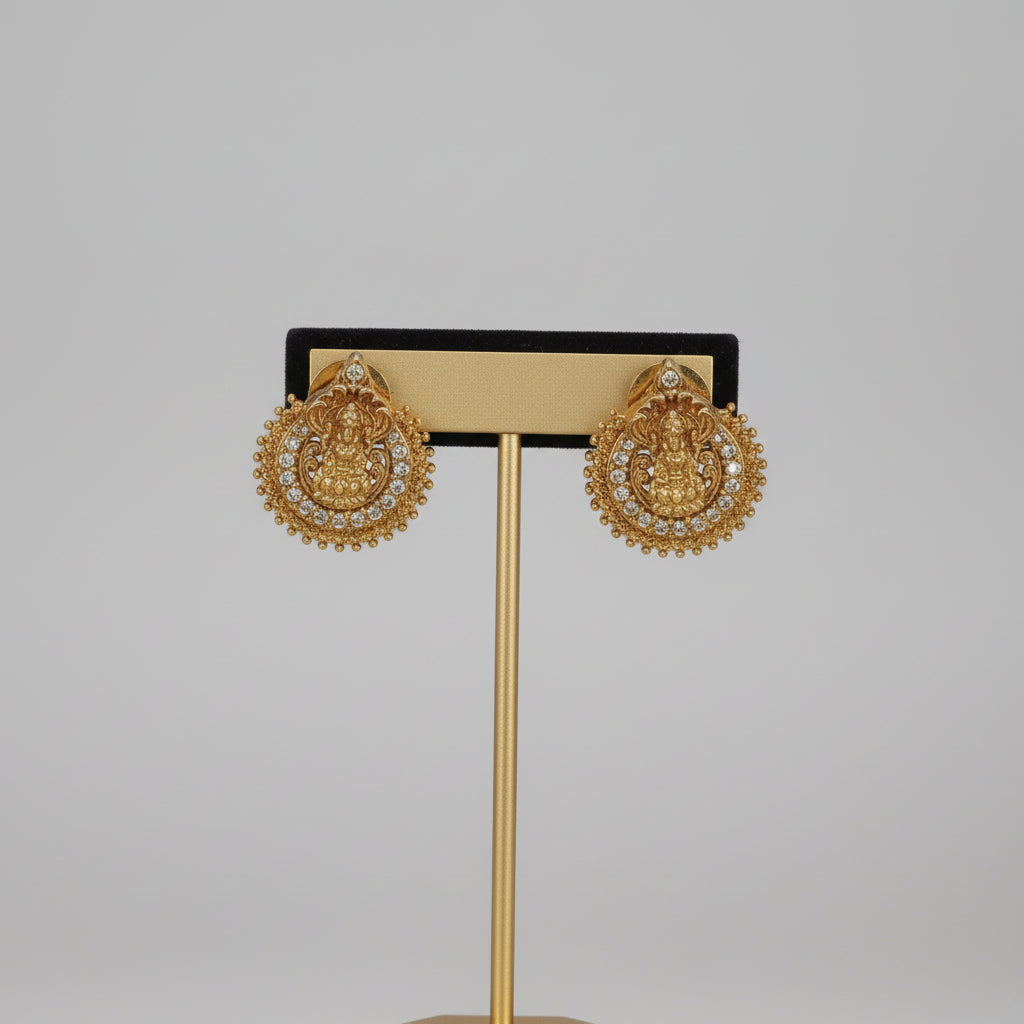 White Adhira Pearl Hasli Set