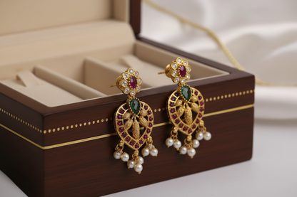 White Ridhi Necklace Set