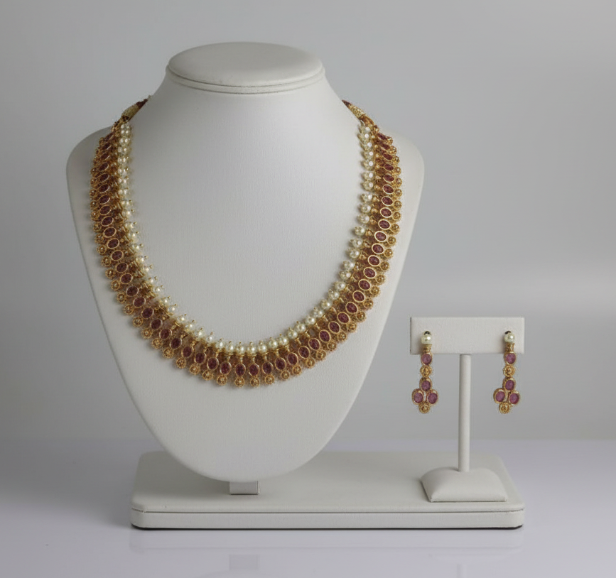 Magenta Saanvi Necklace Set